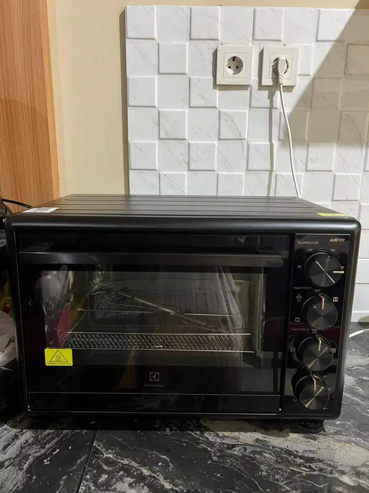 OVEN ELEKTROLUX EOT 4022XFG
