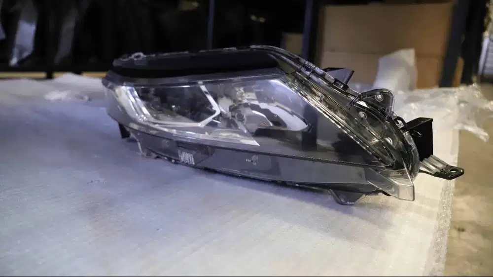 HEADLAMP KANAN MITSUBISHI TRITON EXCEED 2022, 8301D428