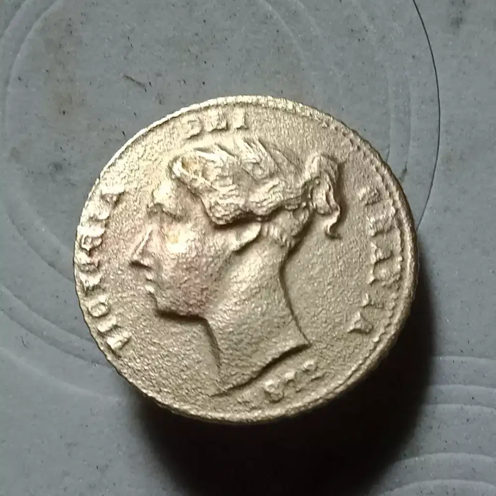 Koin LANGKA 1872 QUEEN VICTORIA MUDA INGGRIS BEKAS KANCING 15 MM