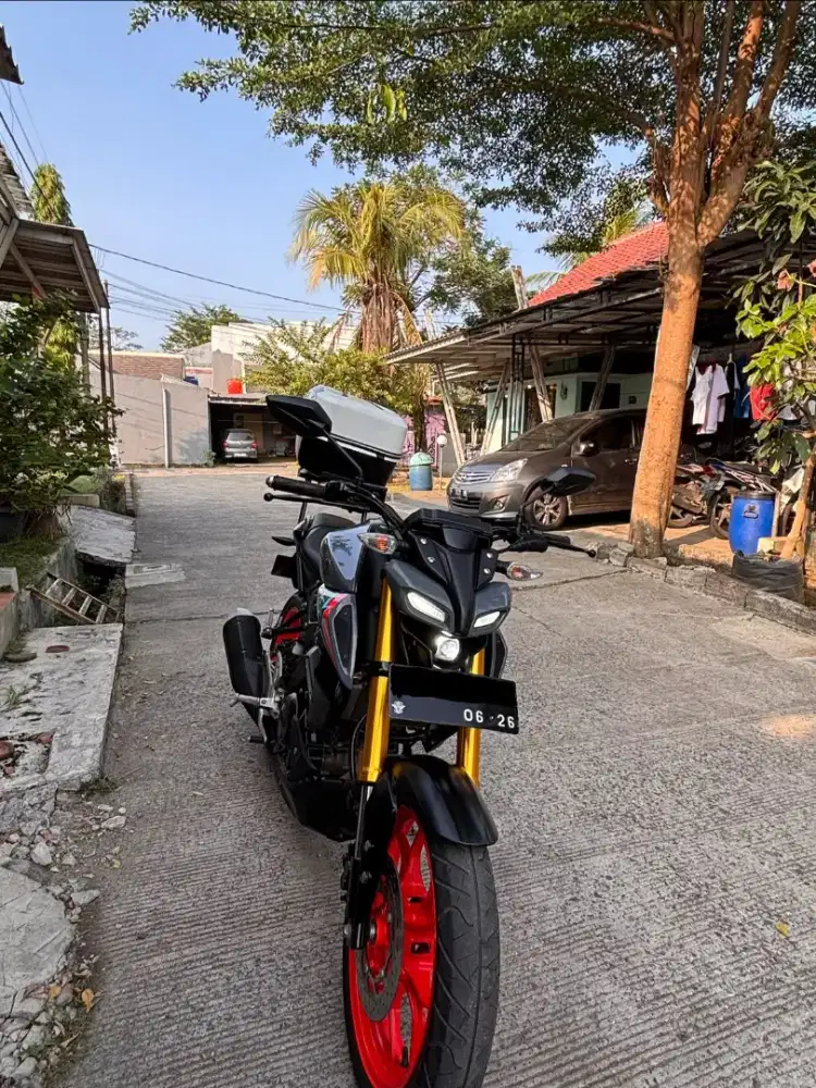 MT 15 2019 tangan 1