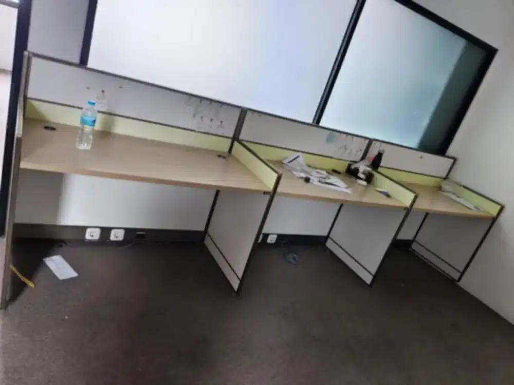 9 set meja kantor bekas