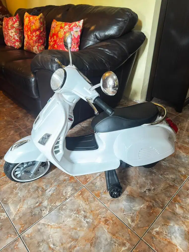 Motoran aki vespa anak merk PMB