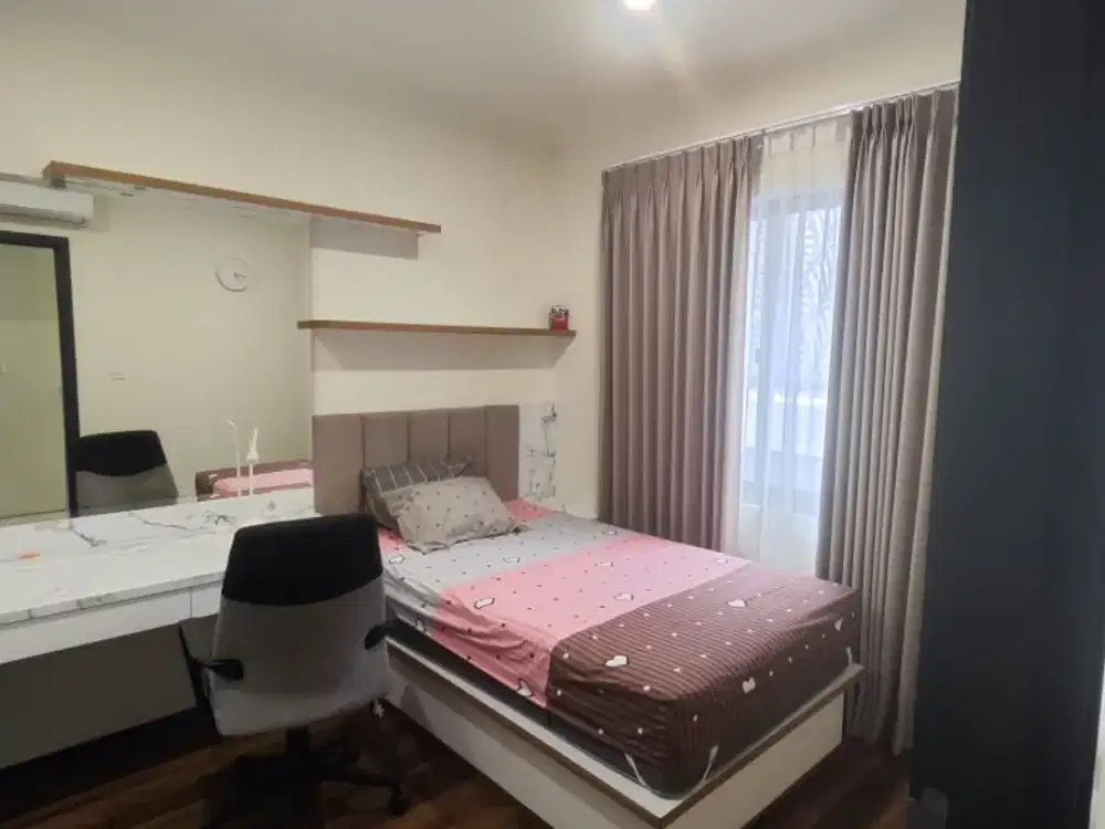 Rumah Full Furnished Hadap Selatan Cluster Baroni Summarecon Serpong, Tangerang