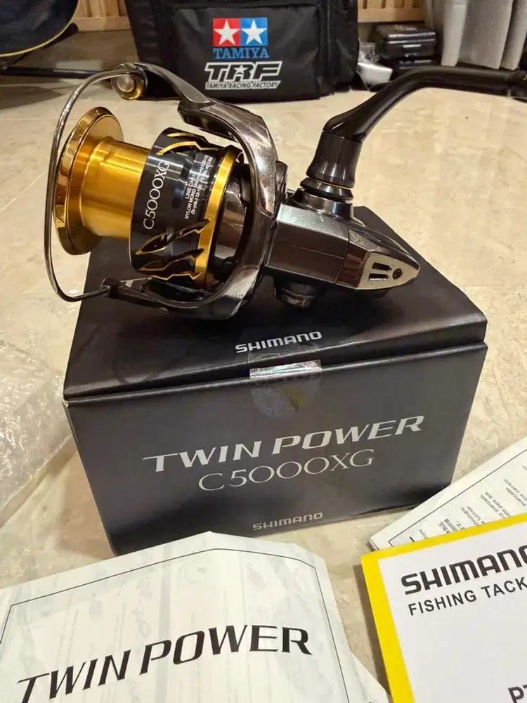 100% New Reel Pancing Shimano Twin Power C5000XG BNIB
