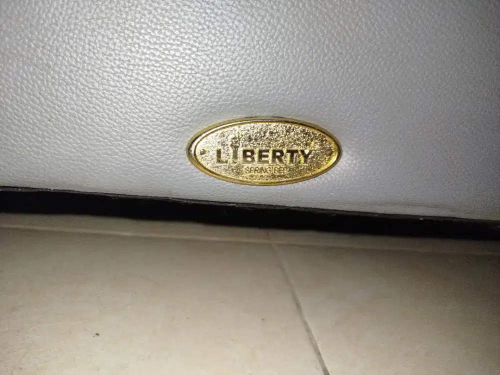 Jual spring bed + kasur merk Liberty