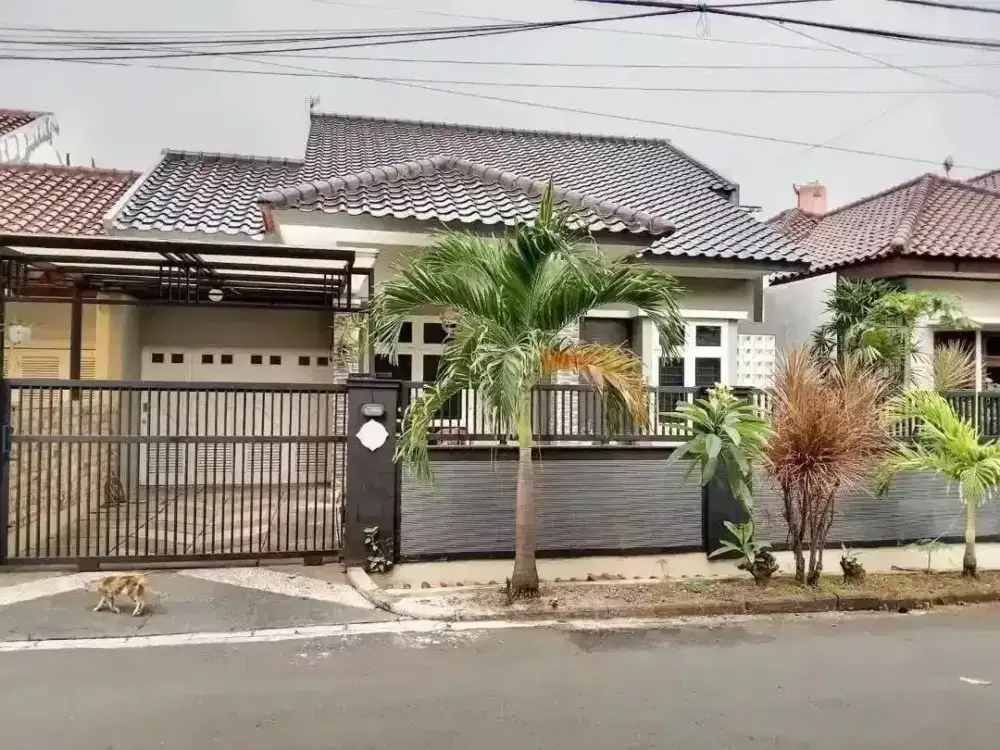Rumah Bagus Fresh Luas 220m2 langsung Huni di Komplek Pondok Kelapa