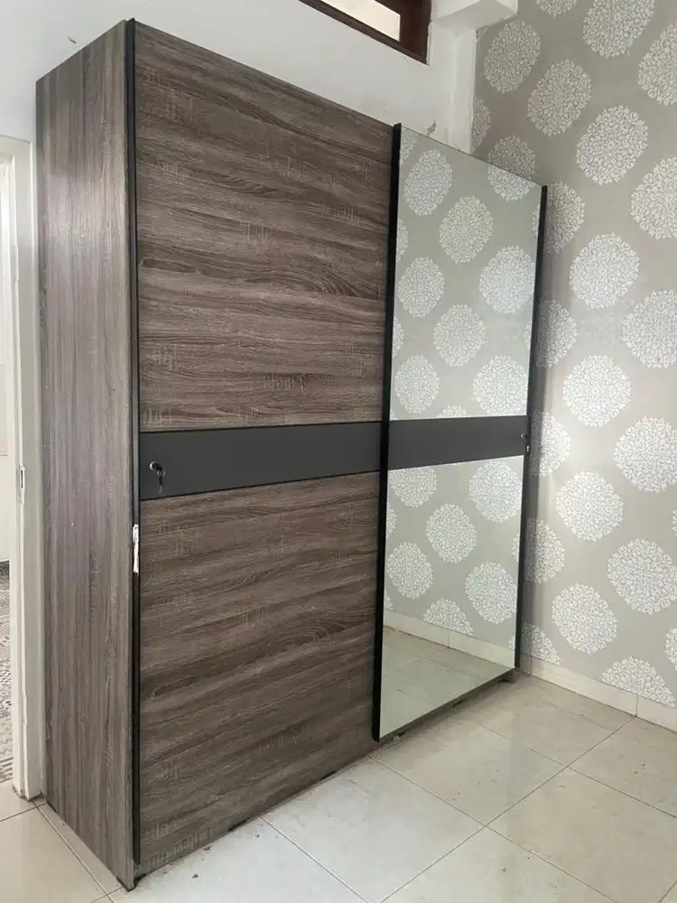 Dijual Lemari Besar Sliding Door