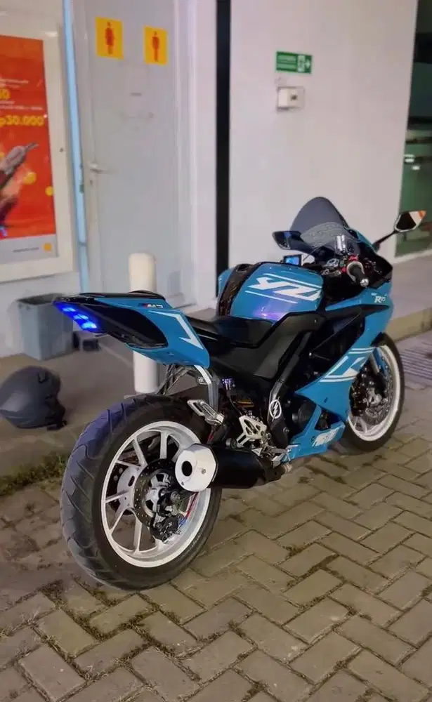 YZF R15V3 Movistar
