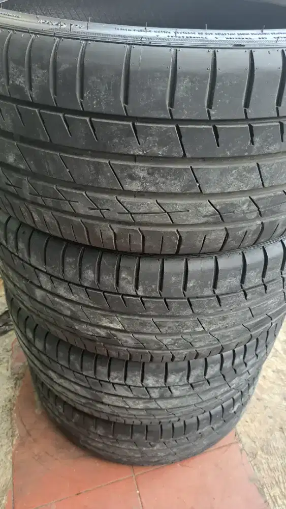 Accelera iota 265 35 r22 ban ring 22 masih bagus tebal