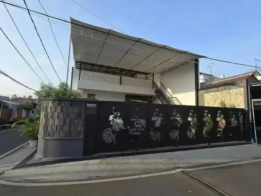 DIJUAL CEPAT Rumah Mewah Bagus Banget HOOK Pinggir Jalan Duren Sawit – Cocok Usaha, 3,5M!