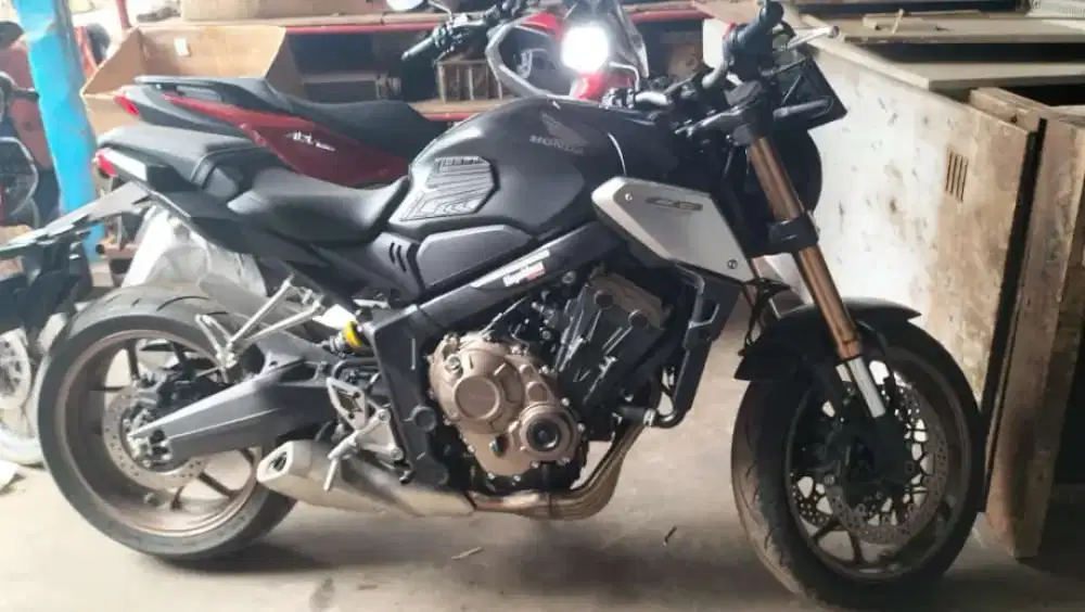 Honda cb650r barang Gress cuma pajangan dari baru