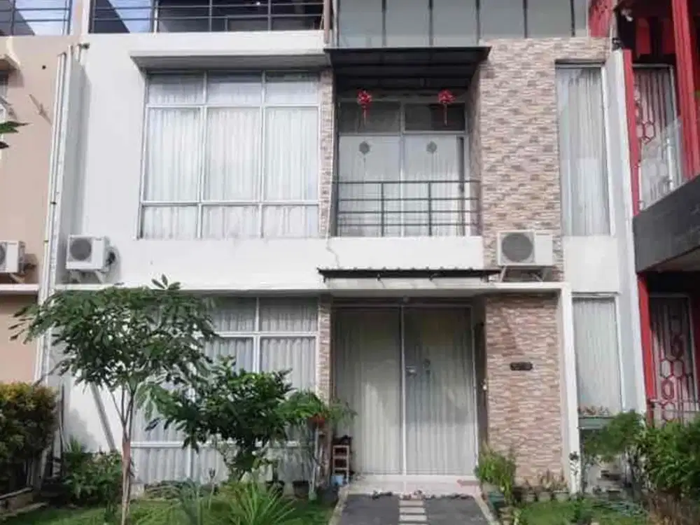 Jual Rumah Tropicana Residence 300/135 3 Lantai 5 KT Hadap Taman Kolam Batam