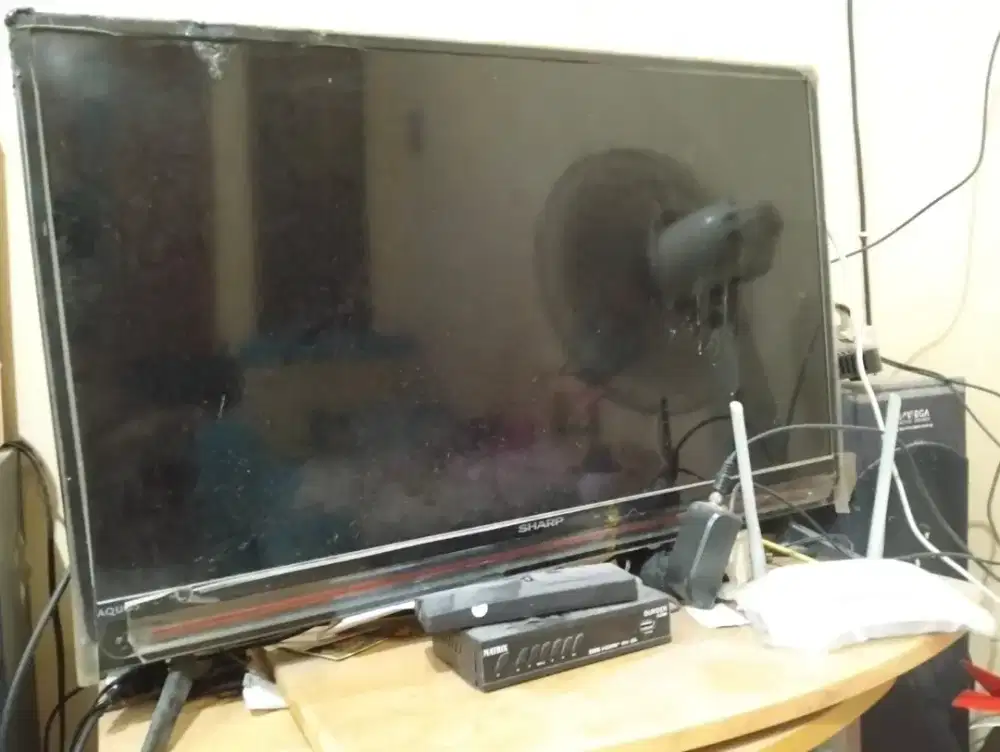 Tv Sharp Aquos 24 inc bekas