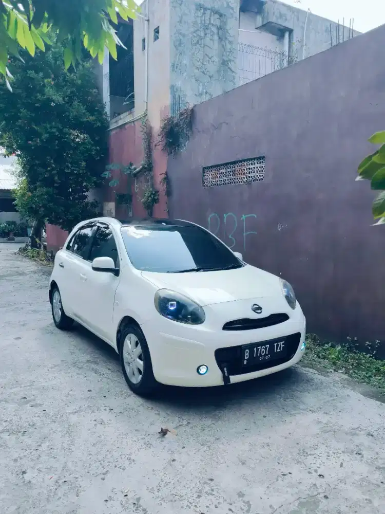 Nissan march 2012