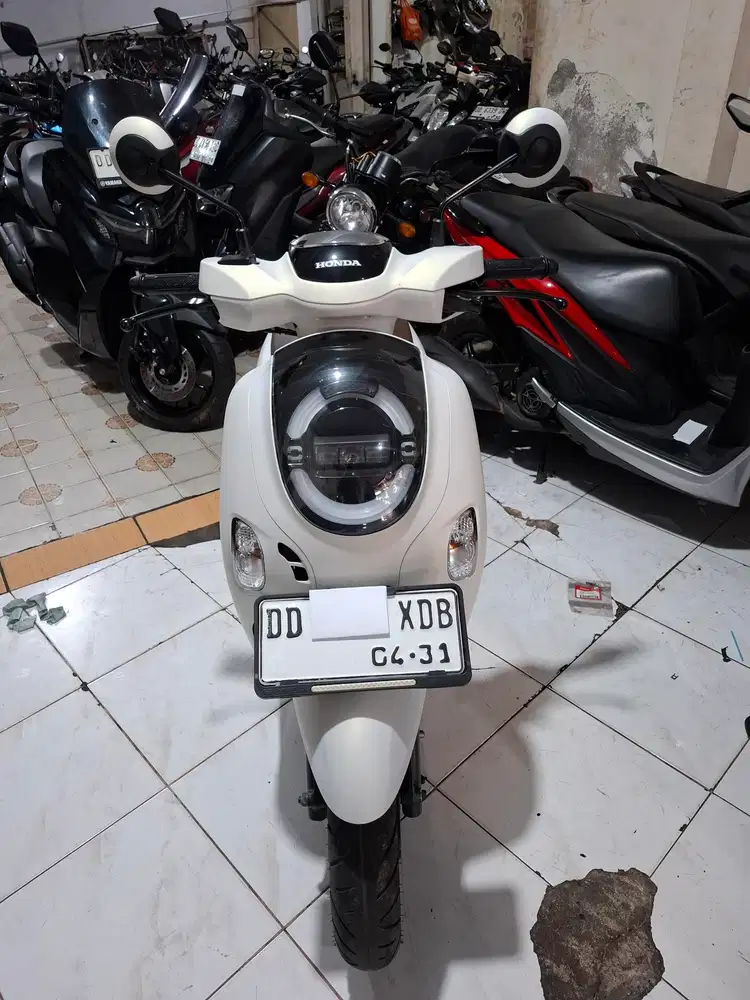 Honda Scoopy 2026 putih