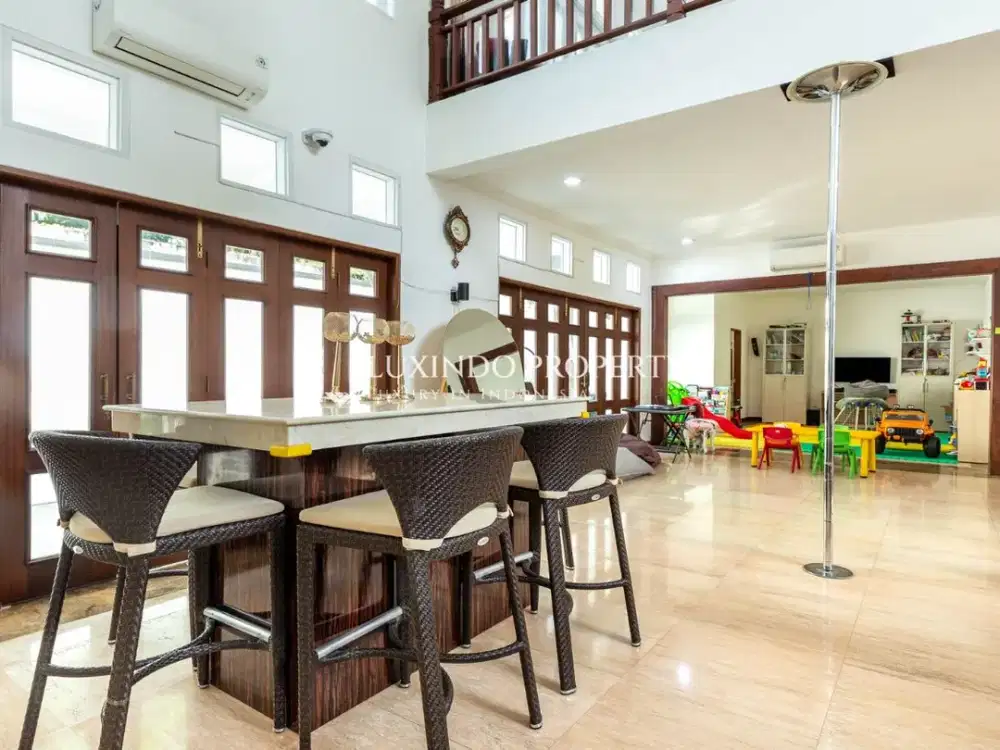DISEWAKAN VILLA DENGAN 4 KAMAR TIDUR DI KEROBOKAN - Thumbnail 5
