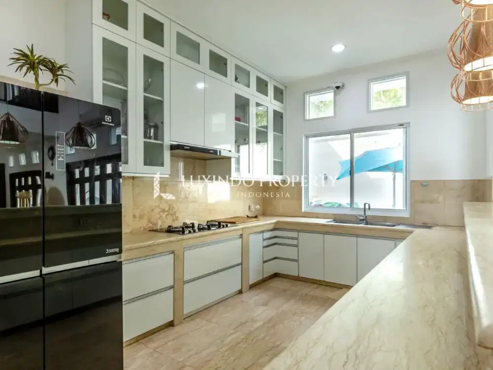 DISEWAKAN VILLA DENGAN 4 KAMAR TIDUR DI KEROBOKAN - Thumbnail 6