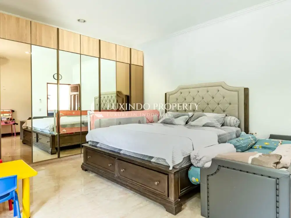 DISEWAKAN VILLA DENGAN 4 KAMAR TIDUR DI KEROBOKAN - Thumbnail 10
