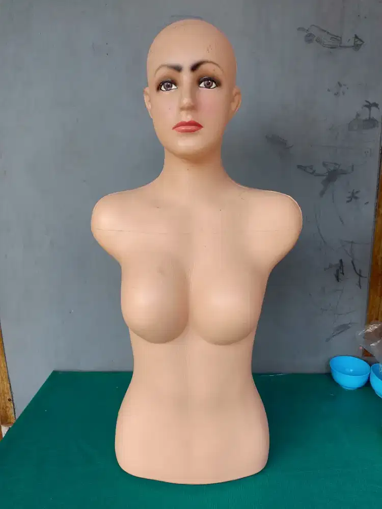 Dijual boneka manekin bekas kondisi normal layak pakai