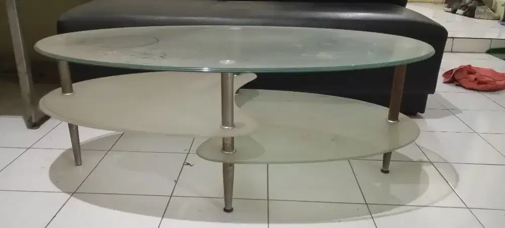 Meja kaca oval second