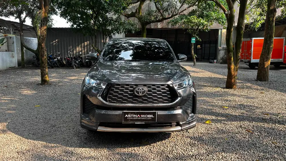 KM 16.000 BARANG BAGUS TOYOTA KIJANG INNOVA 2.0 V HV CVT ZENIX 2024