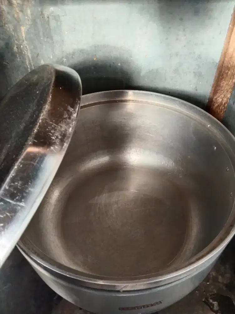 Pemasak nasi lebih cepat dan mudah ukuran 10 liter