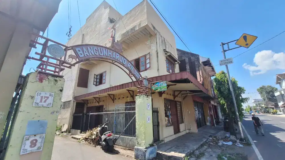 DIJUAL RUMAH LOKASI PREMIUM PUSAT KOTA SOLO JL RE. MARTADINATA