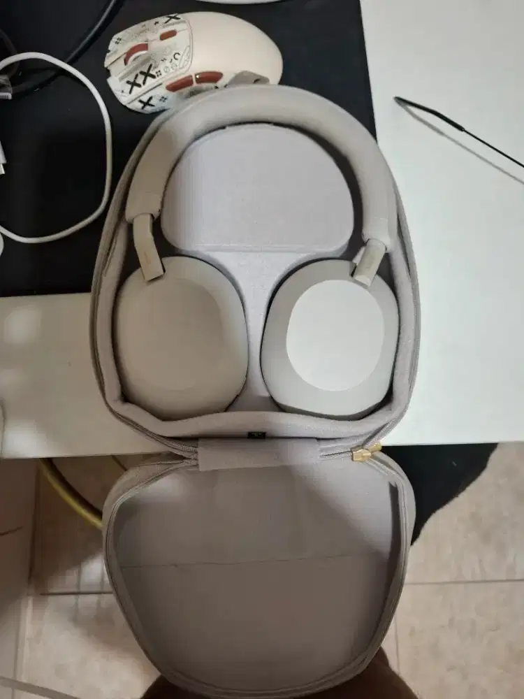 HEADPHONE SONY XM 5 PRELOVED LIKE NEW