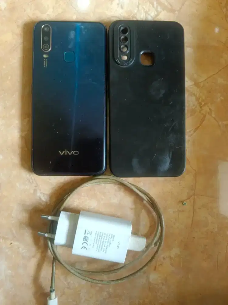 Jual vivo Y17 ram4/128 hp cass saja
Kondisi normal minus pemakaian