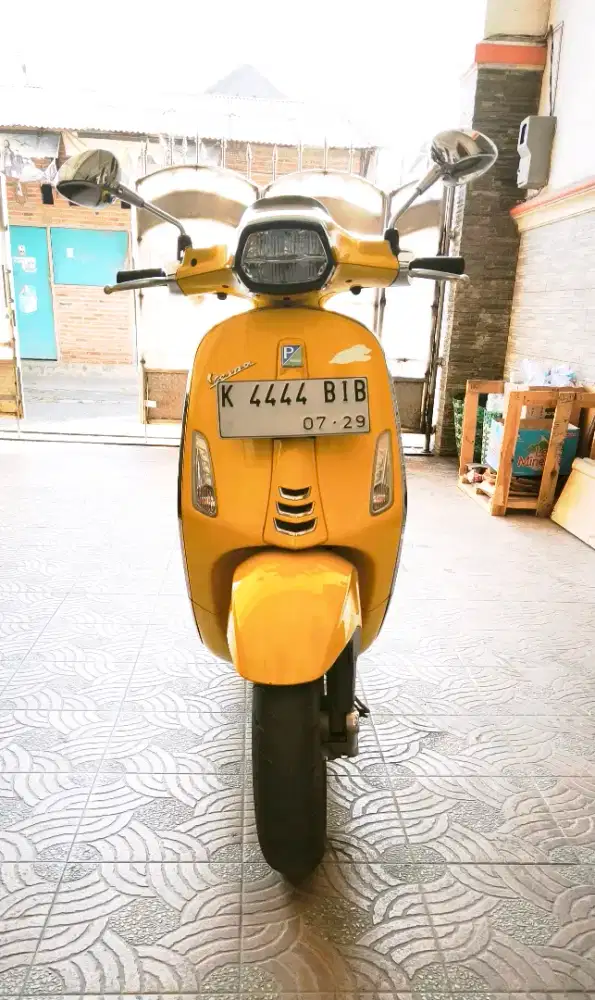 Vespa Piaggio Sprint 155 cc 2019 kuning
