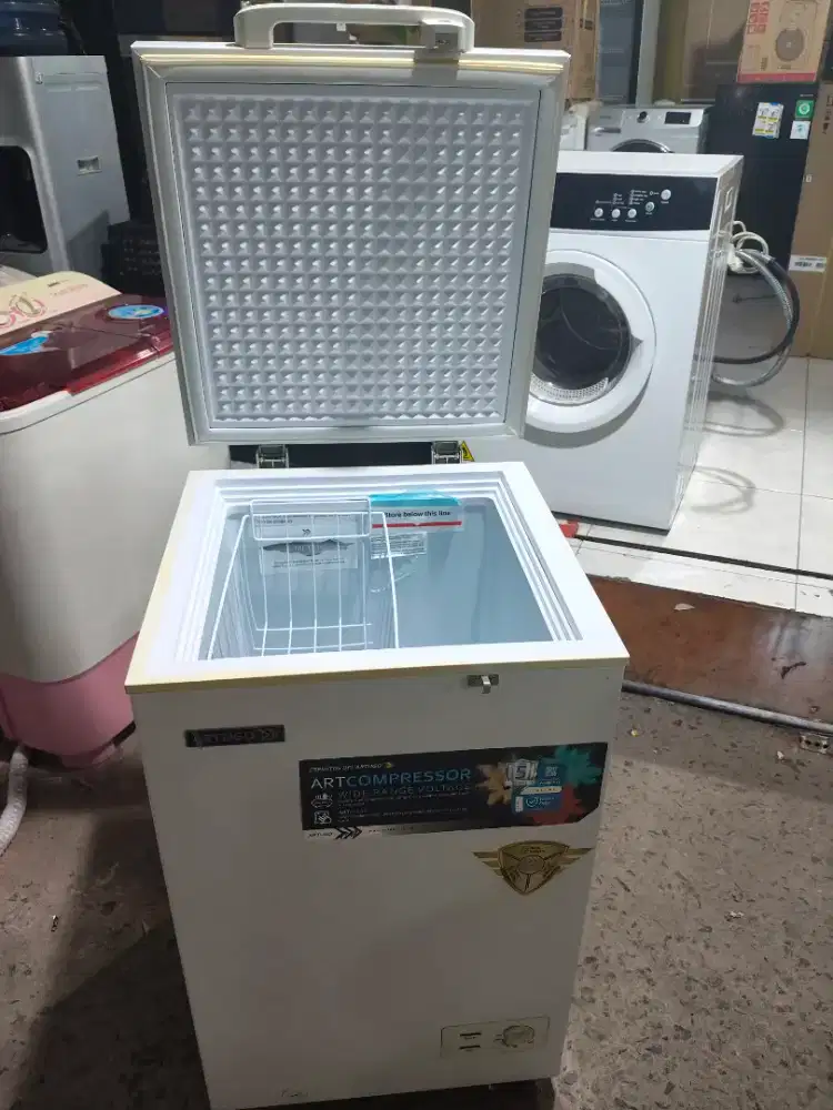 Frezer bok Artugo 100 liter istimewa mulus,normal dan masih orisinil