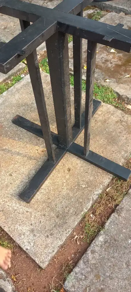Kaki meja serba guna besi