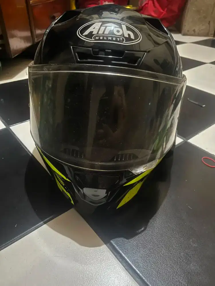 Helm Merk AIROH Size L