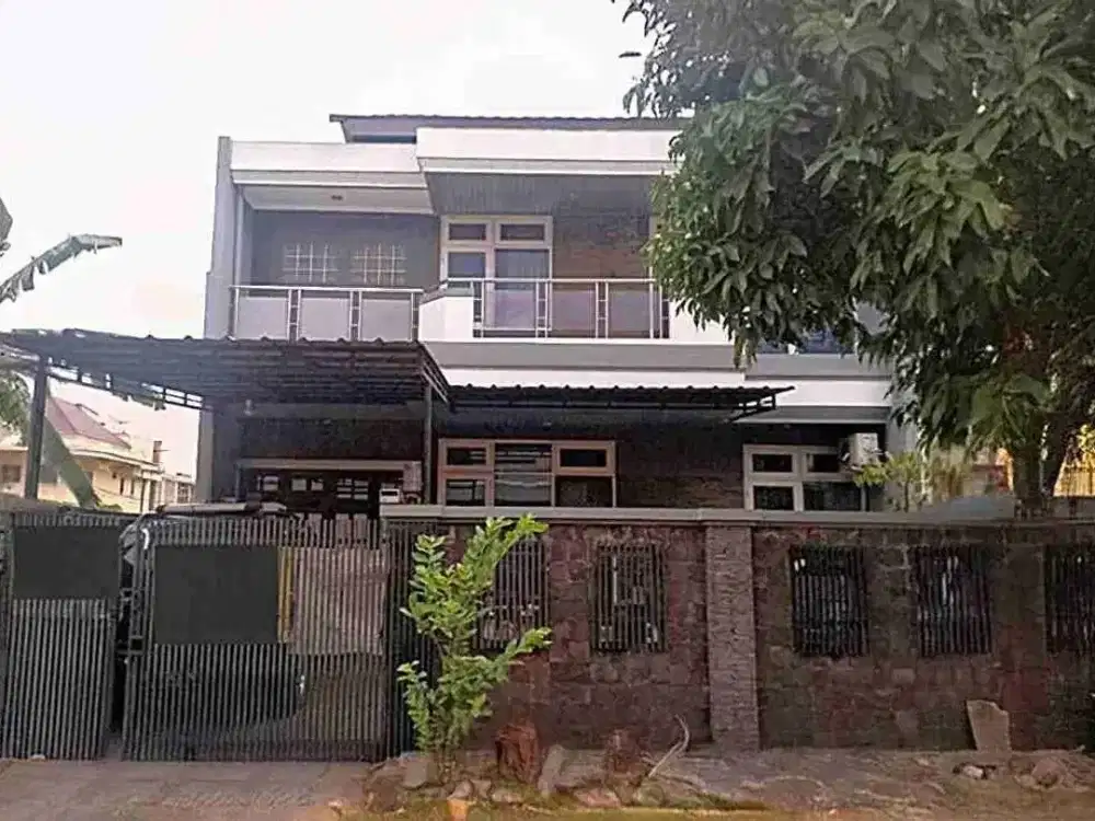 RUMAH ASRI & TENANG DI PULOGEBANG CAKUNG — LT 180 M², 4 KT, TAMAN BELAKANG!