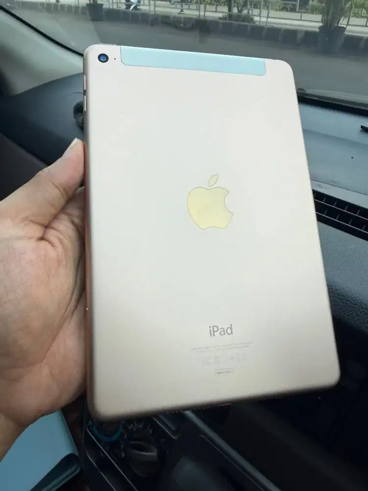 Ipad mini 4 128GB ibox cellular wifi mulus banget kaya baru