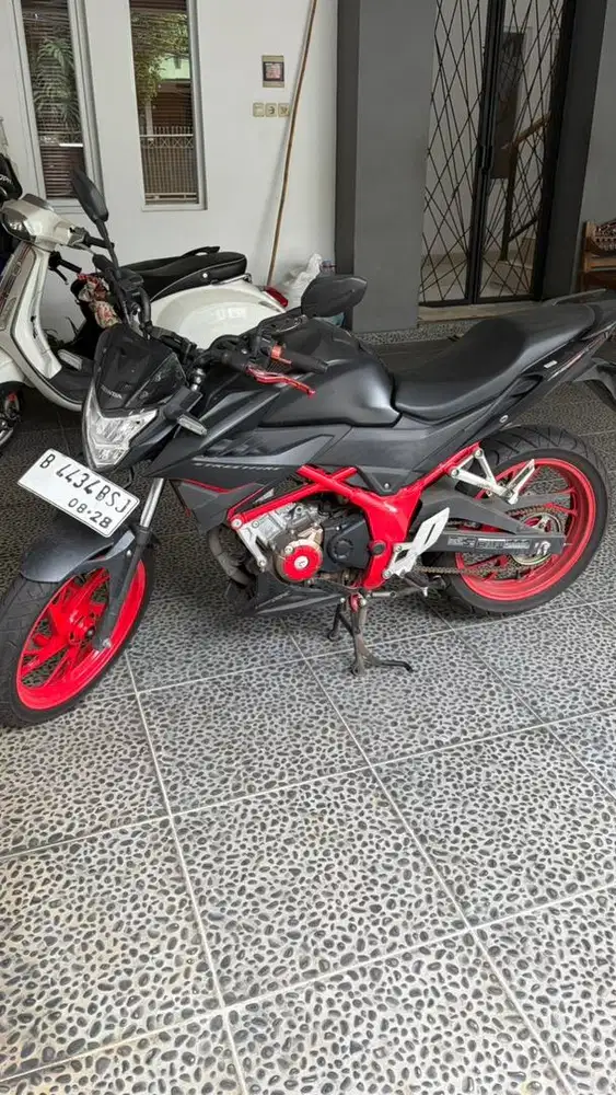 CB 150 R Black 2018