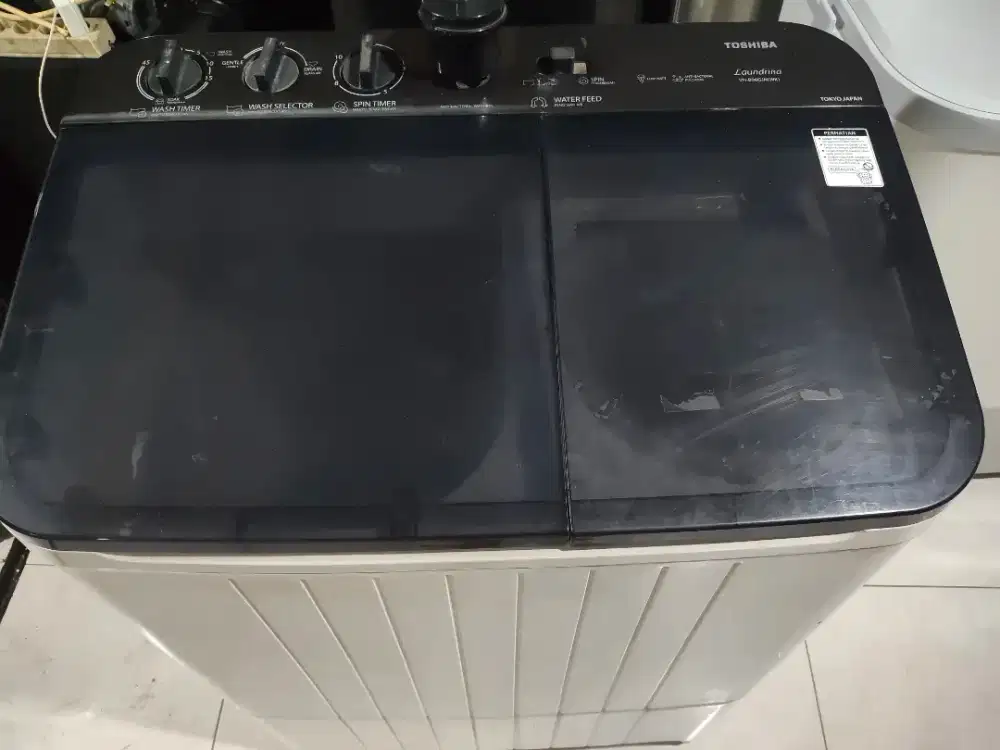 Mesin cuci Toshiba Laundryna 8kg seken normal dan masih orisinil