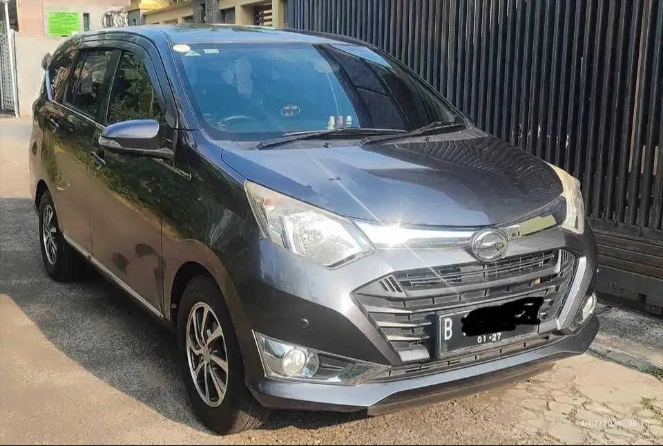 DAIHATSU SIGRA R DELUXE AUTOMATIC 2017 ABU-ABU