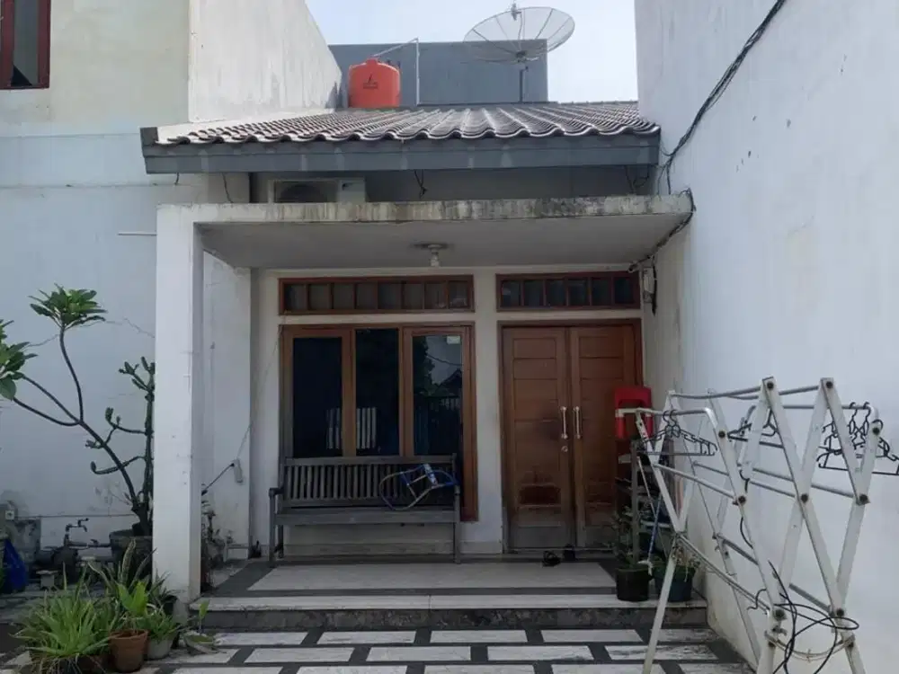 Di Jual Rumah Asri 2 Lantai di Tanah Tinggi, Tangerang