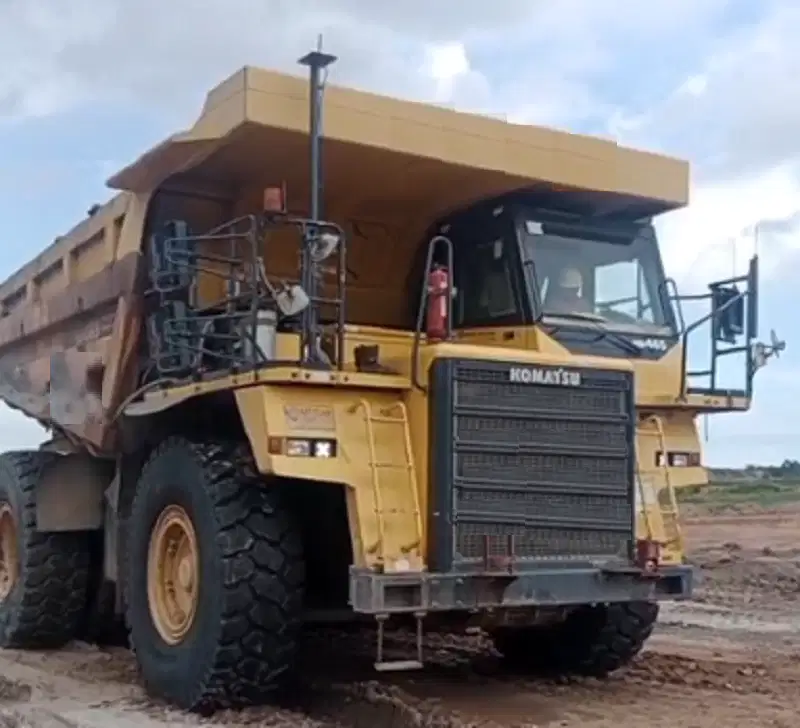 Dijual Rigid Dump Truck HD465-7R Tahun 2013
