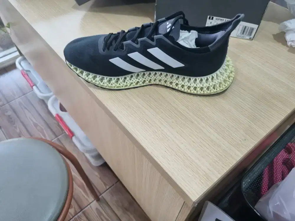 Sepatu Adidas ukuran 41 kondisi new