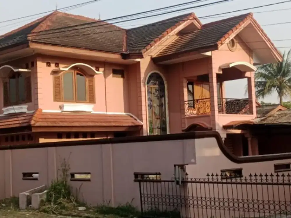 DIJUAL Rumah 2 Lantai Dengan Luas Tanah 1.195 m² di Cisaat, Sukabumi