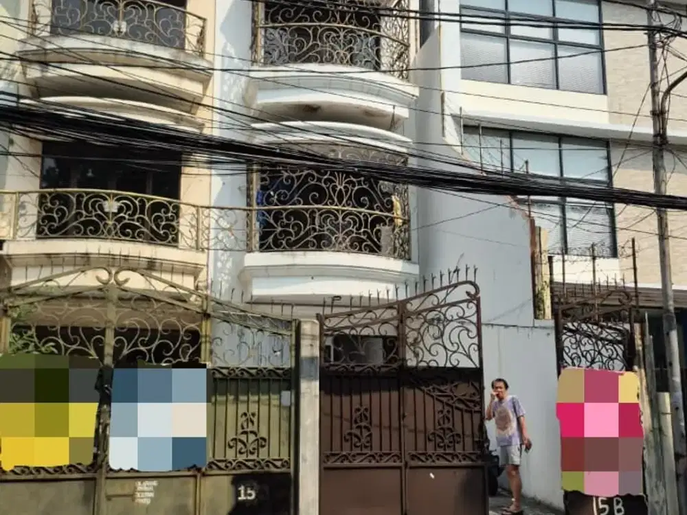 Ruko, 3 Lantai Dijual di Kartini Jakarta Pusat, Lokasi Strategis