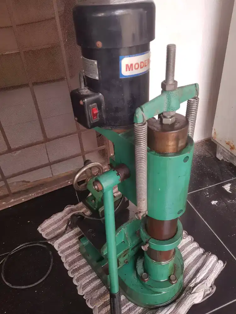 Mesin bobok kayu