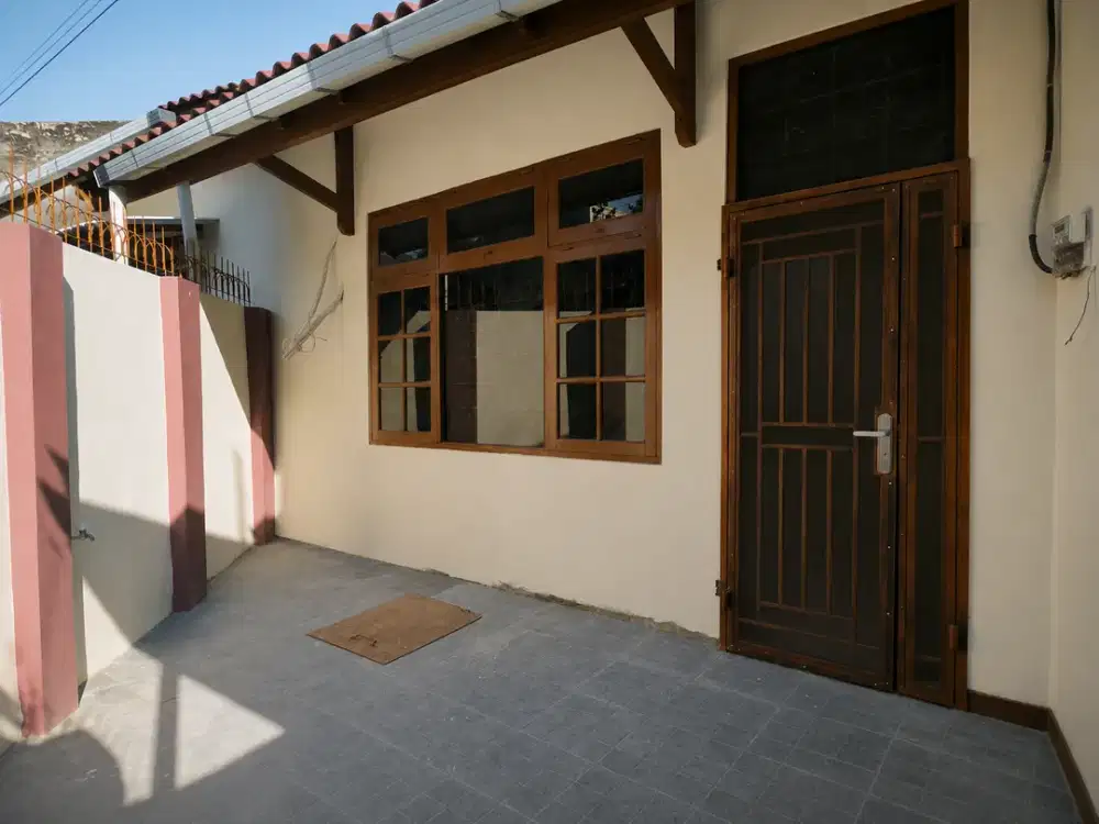 Jual Cepat! Rumah SHM Siap Huni 78M2 di Angke Jakarta Barat, Dekat Season City, Stasiun Angke & Tol Dalam Kota