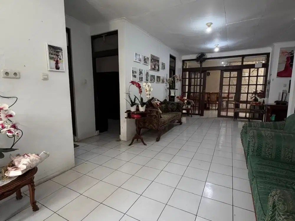 Rumah Muara Daerah Ramai bisa untuk Usaha