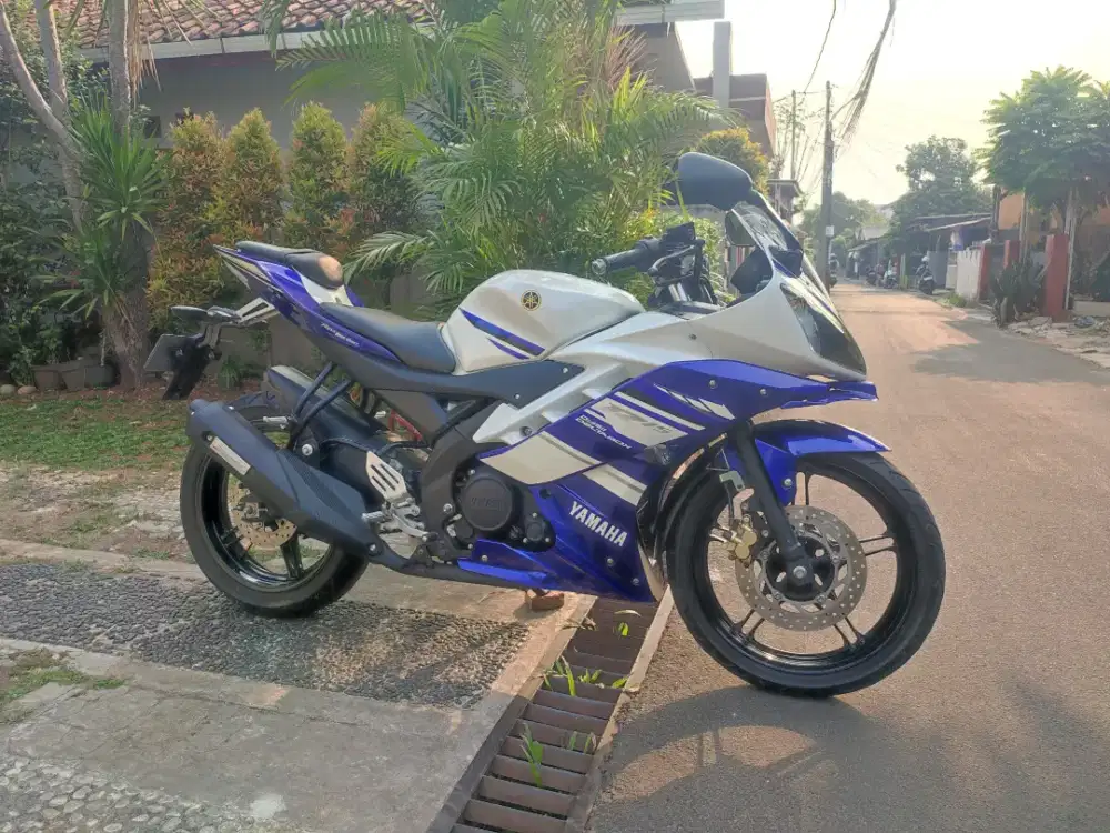 YAMAHA R15 V2 TAHUN 2014 KM 13RB ISTIMEWA