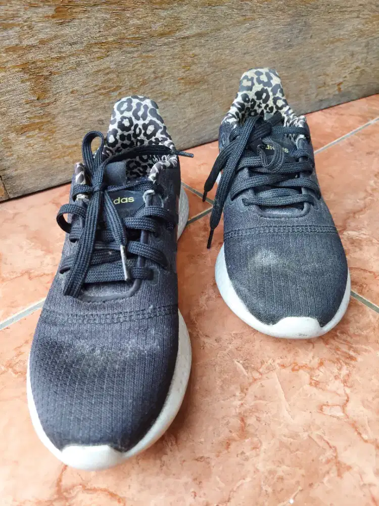Sepatu Adidas Puremotion 38