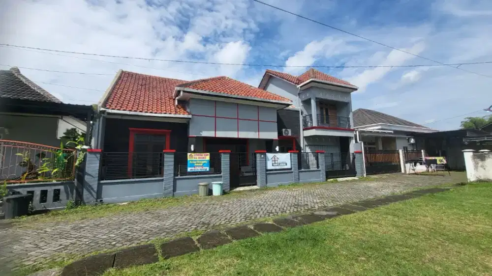 Rumah full furnished 5 kamar Parkir Luas Sewa Bulanan