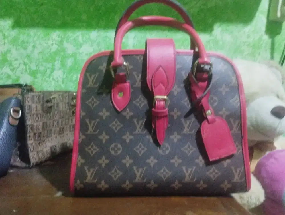 Tas wanita ada tali panjang
